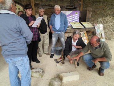 Atelier taille de pierre au château de Bissy-sur-Fley