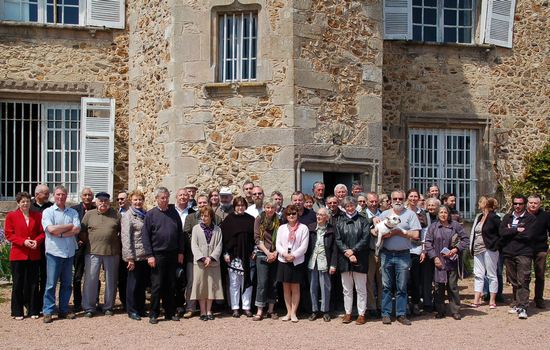 Participant AG CeCaB 2012 devant le château de La Bussière